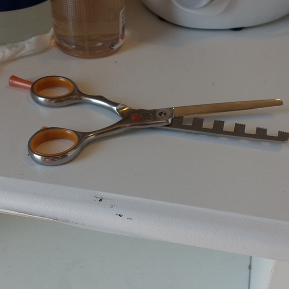 Hair Scissors - Picture 2 of 4